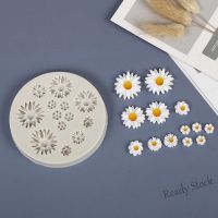 【Ready Stock】 ■ C14 Wild Chrysanthemum Flower Shape Daisy Silicone Mold Sugarcraft Chocolate Cupcake Baking Mold Fondant Cake Decorating Tools