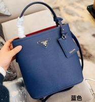 Prada_bags_Ms. ใหม่กระเป๋าทรงถังปาล์มพิมพ์แฟชั่นตามธรรมชาติ Ocean กระเป๋าทรงสี่เหลี่ยมมีหูหิ้วสะพายไหล่ผู้หญิงกระเป๋ากระเป๋าสะพายบ่ากระเป๋าสะพาย