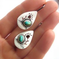 Fashion Green Stone Earring  Plant Flower Pendant Earrings Womens Silver Earrings  Metal Carving HollowJewelry  Postal Products