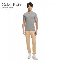 Calvin Klein กางเกงขายาวผู้ชายชิโน่ ทรง Slim รุ่น J322752 PF2 - สีเบจ