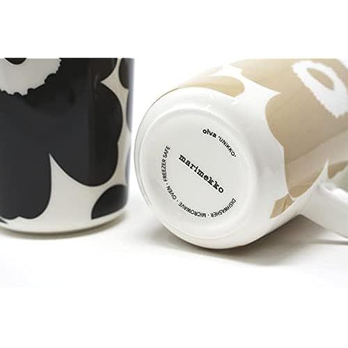 แก้ว-marimekko-unikko-สีดำชุดสีเบจ