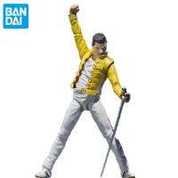 Bandai ดั้งเดิม1/12ปรอท Feddie ราชินีสดที่สนามกีฬาเวมบลีย์ตุ๊กตา Shf ขนาด15ซม. ตุ๊กตาขยับแขนขาได้โมเดลของเล่นเด็ก