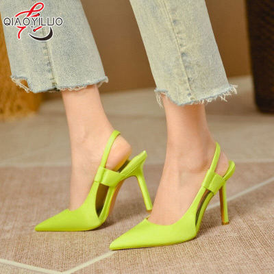 QiaoYiLuo รองเท้าแตะสำหรับผู้หญิงรองเท้าส้นสูงแบบพันสายผ้าซาตินสีฟ้าพร้อมสายรัดสำหรับผู้หญิง9201