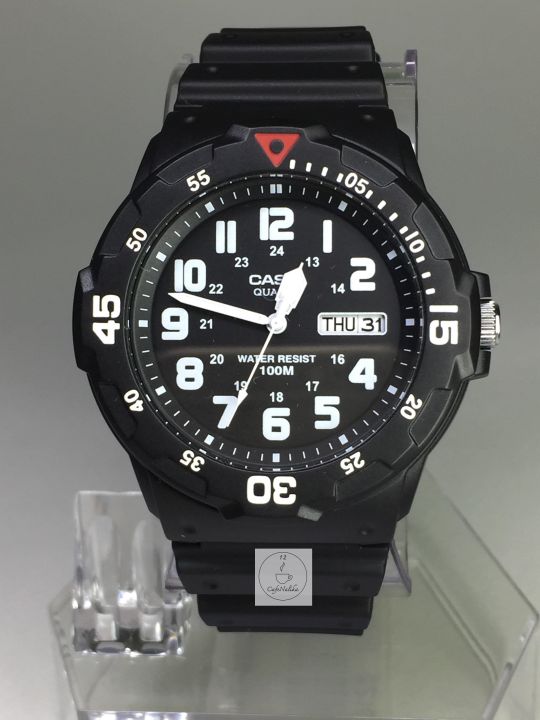 นาฬิกาข้อมือผู้ชาย Casio รุ่น MRW-200H-1BVDF ตัวเรือนและสายเรซิ่น หน้าปัดสีดำ ตัวเลขบอกชั่วโมงสีขาว ของแท้ 100 % จาก CafeNalika