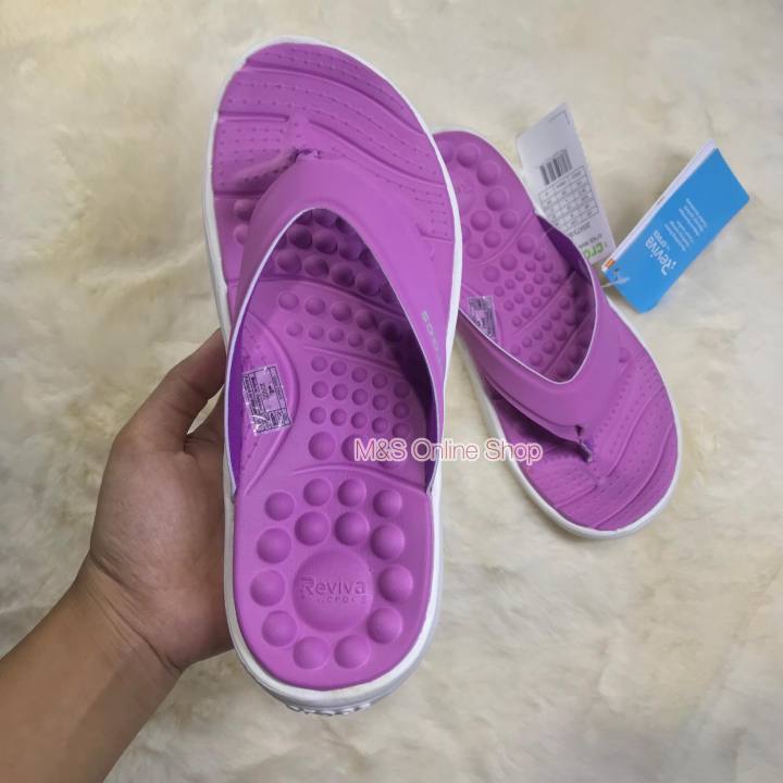 รองเท้าแตะ-crocs-reviva-flip-รองเท้าแตะ-เพื่อสุขภาพ-สินค้าขายดี-พร้อมส่ง-งาน-outlet-ถูกกว่า-shop