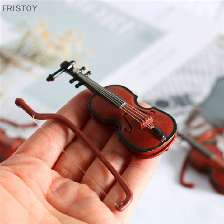 fristoy-1-12โมเดลเครื่องดนตรีขนาดเล็กกีร์ต้าคลาสสิคไวโอลินสำหรับตุ๊กตา