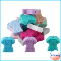 X-STARRY สีสันสดใส ลูกปัดโฟกัสซิลิโคน รูปร่างเสื้อผ้าพยาบาล ซิลิโคนทำจากซิลิโคน ลูกปัดซิลิโคน การทำเครื่องประดับ ลูกปัดซิลิโคนสำหรับพยาบาล สร้อยข้อมือสร้อยคอ DIY