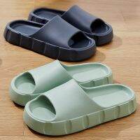 Soft Sole Indoor Slippers For Men Non-Slip Bathroom Home Flip-Flops Thick Platform Cloud Sandals Ultra-Light Outdoors Slides