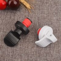 Soda Beer Wine Vacuum Retain Freshness Bottle Stop Sealer Red Wine Vacuum Sealed Saver Preserver Plug Tools Retain Freshness Bar Wine Tools