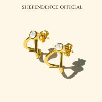 Shependence ต่างหูก้านมุกเชฟรอน (Pearl Chevron Earrings)