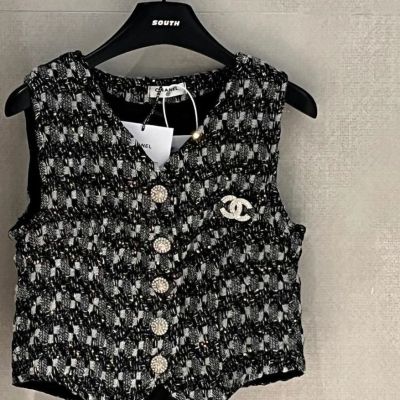 23 Early Autumn New Small Fragrance Vest Vest Womens Light Luxury High Grade Feeling Small Crowd Canister Knitted Top