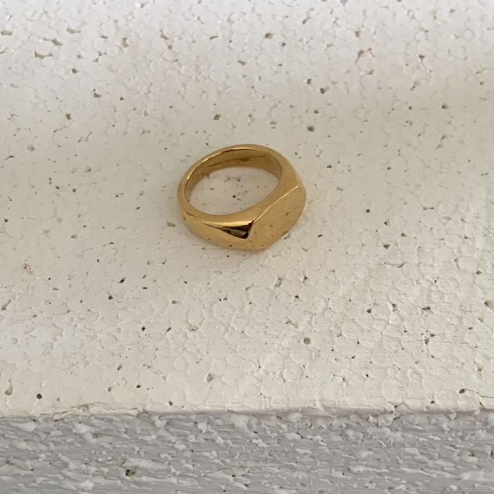 bemet-hexagon-signet-ring
