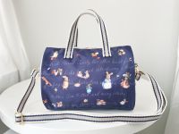 Lesportsac 2023 ผ้าไนลอนกันน้ำใหม่กระเป๋าสะพายแบบพกพากระเป๋าสะพาย Peter Rabbit Cooperative Edition 9810