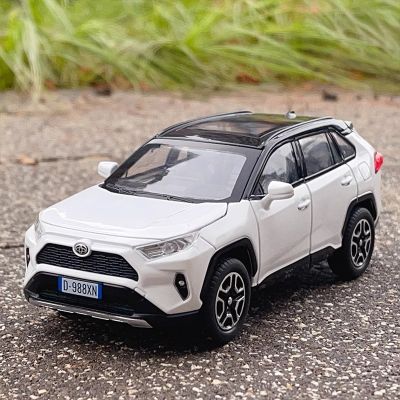 1:32 Toyotas RAV4 SUV โมเดลรถโลหะผสมโลหะหล่อขึ้นรูปยานพาหนะจำลองการสะสมเสียงและเบาของขวัญวันเกิดสำหรับเด็ก