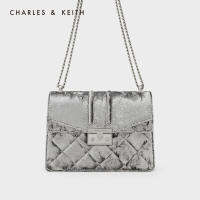 CHARLES＆KEITH CK17-10680960 ผู้หญิง กล่องของขวัญจำกัดคริสต์มาส กำมะหยี่ กระเป๋าสี่เหลี่ยมเล็ก