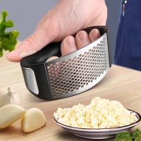 ETXNEW  Kitchen manual garlic press stainless steel garlic press vegetable household gadget accessories