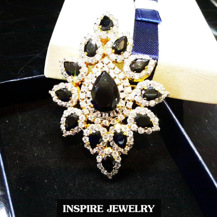 inspire-jewelry-จี้พร้อมเป็นเข็มกลัดได้ในตัว-ฝังพลอยนิล-และฝังเพชรสวิส-งานจิวเวลลี่-พร้อมกล่อง-ขนาด6x5cm