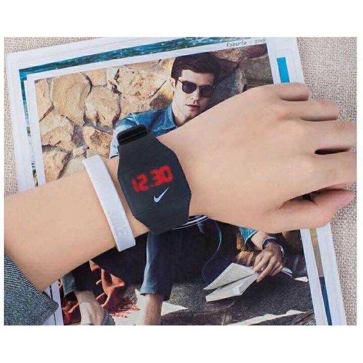 nike  watch waterproof