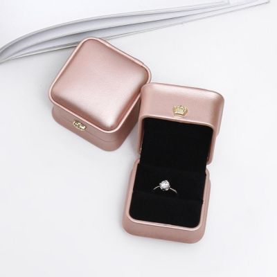 【JH】 5.8x5.8x4cm Jewelry Leather Earing Holder  Marriage Storage Organizer Casket