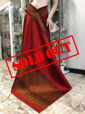 **sold out**ผ้าไหมมัดหมี่แท้ ลายท้องพรรณเชิงปกาตร้อป ย้อมสีธรรมชาติแท้ ทอ 3 ตะกอทอเหยียบเหาะลายลูกแก้ว ไหมบ้านพุ่ง/ยืน ทอเก็บริม งานเก่าทอเก็บ งา