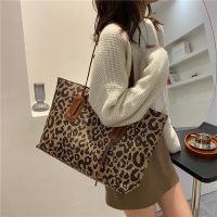 High-End Large-Capacity Leopard Print Tote Bag For Women 2023 New Autumn And Winter Retro Large Handbag Armpit Bag For Women