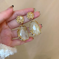 Vintage Palace Style Geometric Resin Earrings 2021 New Fashion Delicate Light Luxury High Grade Feeling Earrings EWT0