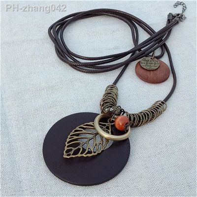 New Vintage Long Necklace Fashion Handmade Jewelry Wood Rope Leather Round Bead Leaf Design Jewelry collier femme kolye