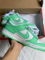 "(พร้อมส่งจากไทย รับประกันของแท้100%) Nike Dunk Low Green Glow