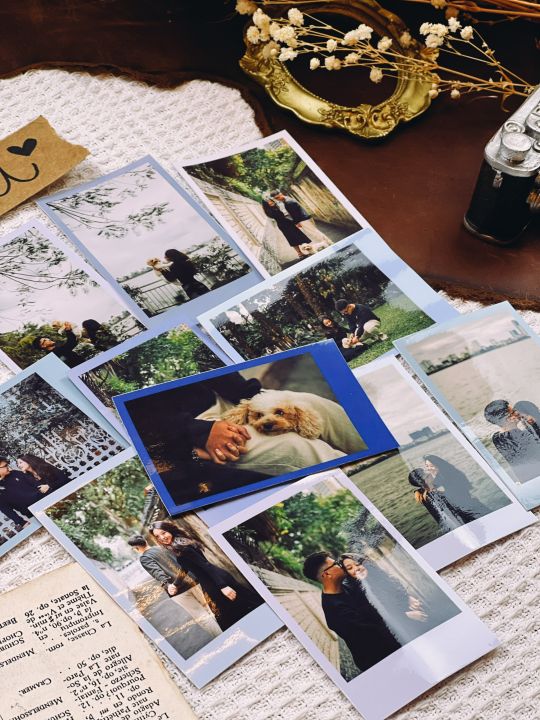 In ảnh Polaroid là một trào lưu thời trang đang rất được ưa chuộng hiện nay. Hãy cùng tìm hiểu và thưởng thức những bức ảnh tuyệt đẹp được chụp bằng Polaroid nhé!