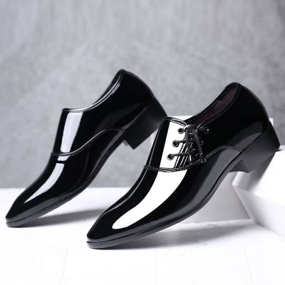 New Outdoor Pointed British Leather Shoes Mens Business Dress Shoes Mens Bright Face Casual Shoes Large Wedding Shoes