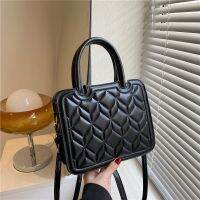 ㍿ Female fashion sense2022 summer new fashioninclined bag candy creasing single shoulder bag