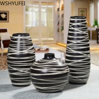 Ceramic Abstract Vase Black and White Stripe Home Decor Desktop Decoration Showroom Fashion Decorative Countertop Vase