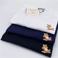 Maison Kitsune แฟชั่นสำหรับทั้งหญิงและชายแขนสั้นเสื้อยืด Lazy Fox ประณีตปักเสื้อยืดผ้าฝ้าย