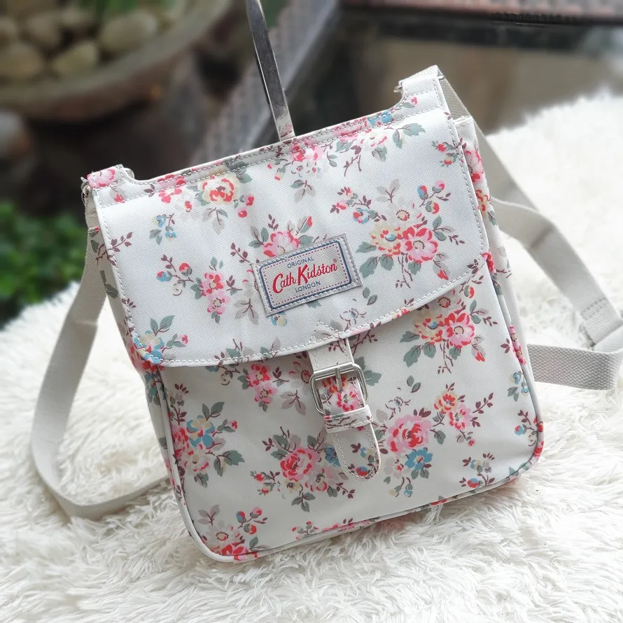 Cath kidston 2025 tab saddle bag