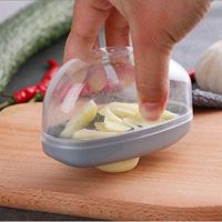 2-in-1 Garlic Slicer Small Household Garlic Smasher Cooking Tool Manual Pressing Garlic Grinding Grater Kitchen Gadgets And