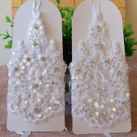 ۩✉✼ Bridal Gloves Elegant Short White Lace Rhinestone Womens Fingerless Gloves Wedding Accessories