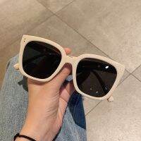 [Free ship] version of large frame square sunglasses women i round face retro beige trendy without makeup street style men wholesale