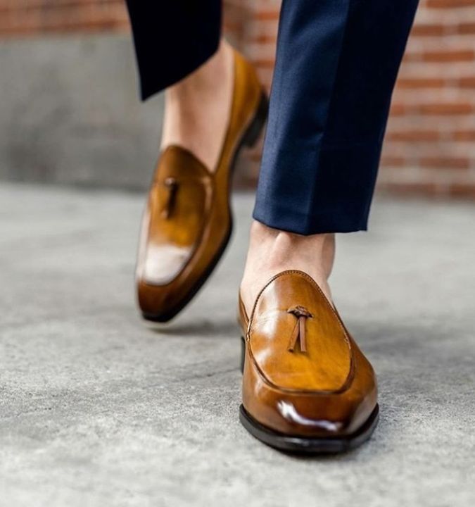 Male Formal Footwear Men Loafers Patent Leather Brown Slip On Tassel  Loafers Wedding Party Shoes Men casual Shoes Big Size 38-48 