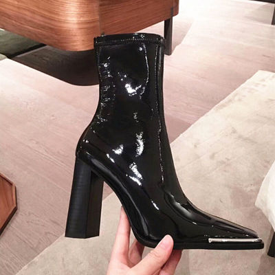 RYZ839 Kendall Jenner สิทธิบัตรหนังรองเท้าส้นสูงหญิง2021ฤดูใบไม้ร่วงใหม่โลหะสแควร์ Toe กลางรองเท้าส้นหนา Slimming Knight