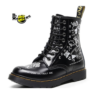 Doc Dr.Martens Air Wair 1460 กราฟฟิตีรองเท้าบู๊ตมาร์ตินดั้งเดิมหนังแท้สูงด้านบนรองเท้าบูทแฟชั่นUnisex