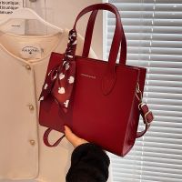 Wedding bag high-end red envelope small bag womens bag new bridesmaid bag handbag red wedding bridal bag 【QYUE】