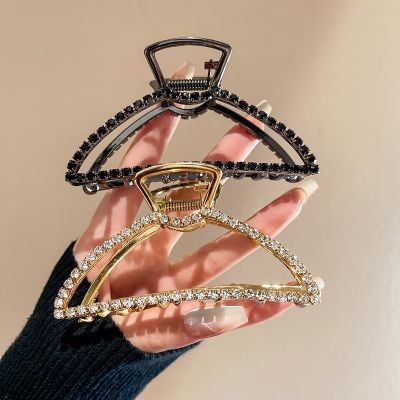 [COD] South Koreas Dongdaemun diamond-encrusted semicircle geometric clip fashion niche back head dish hair shark simple accessories female