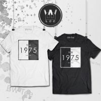 【New】เสื้อวันพีช - THE1975โลโก้เสื้อยืดน่ารักเสื้อเชิ้ตUnisexHypebeastTshirtตลกทีสตรีทแวร์เสื้อผ้าร้อนอะ