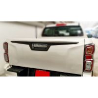 ครอมือเปิดท้าย ปลายดา 3 ชิ้น คิ้วท้าย 3 ชิ้น Isuzu Dmax 2020