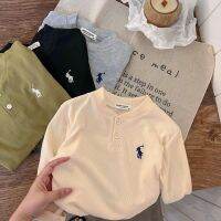 เสื้อยืดแขนยาวคอโปโลปักลายสำหรับเด็กผู้ชายและหญิงสไตล์เกาหลีเสื้อยืดสีทึบตัวบนสำหรับเด็กเล็กและกลาง