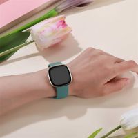 [HOT CHALIUIUILILXWE 607] สายรัดข้อมือสร้อยข้อมือหลากสีสำหรับ Fitbit Versa 3สายนาฬิกาข้อมือสายรัดนิ่มสำหรับ Fitbit Sense Versa3 Watchaccessories