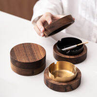 Creative Ashtrays พร้อมฝาปิด Walnut Wood Desktop Ashtray สแตนเลส Windproof Ash Tray สำหรับสูบ Office Home Decoration