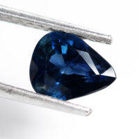 1.14 ct ไพลิน เผ่าเก่า (Heated Blue Sapphire) บ่อไร สีน้ำเงิน ทรงหยดน้ำ