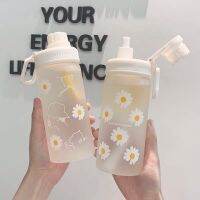 【CW】ขนาดเล็ก Daisy โปร่งใสขวดน้ำพลาสติก500Ml พร้อมฟาง Creative Frosted ขวดน้ำเชือกแบบพกพาถ้วยชาท่องเที่ยว 1 1 1 1