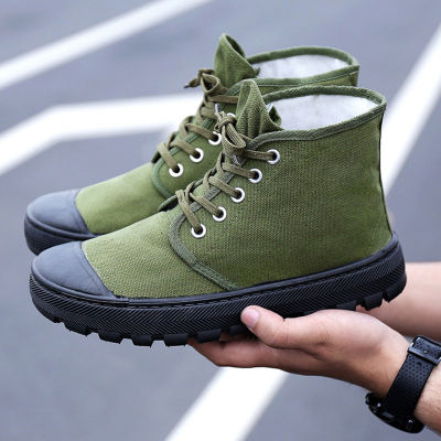 Tamias รองเท้าเทรนนิ่งผู้ชายและผู้หญิง รองเท้ายางสีเขียวทหาร รองเท้าผ้าใส่สบายระบายอากาศได้ดี รองเท้าเกษตรกันลื่น